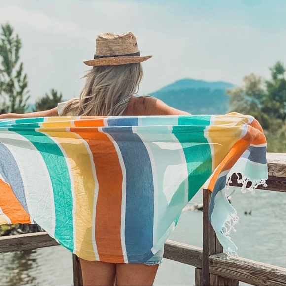 Pokoloko Thick Stripe Towel in Warm - Picture 3 of 5